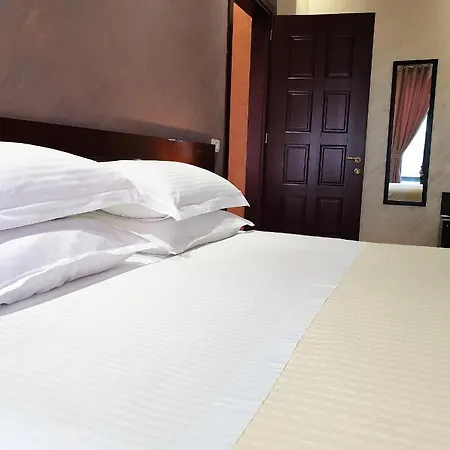 Comfort Hotel Fier Exterior photo